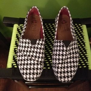 Bob's slip on houndstooth shoes BOBS